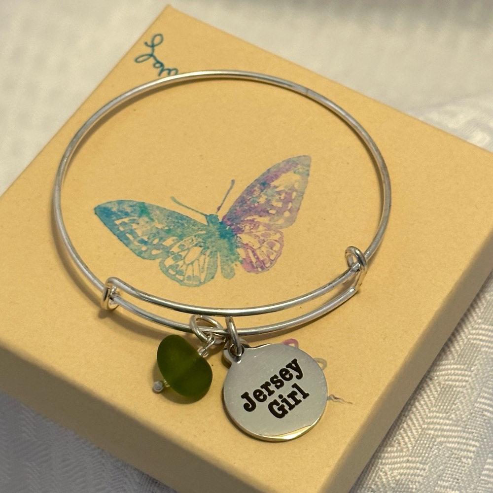 💕🌈💕 LynneAnn’s Trinkets Adjustable Silver Bangle Bracelet Cultured Sea Glass